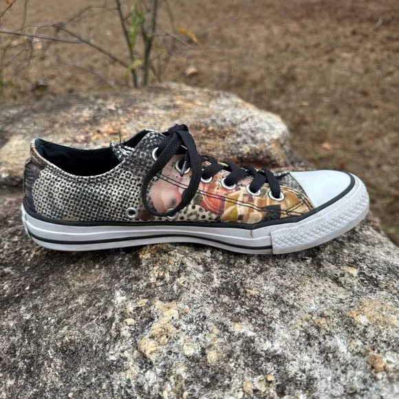 Converse all star women’s Multicolor Graphic Sneakers - Picture 9 of 10
